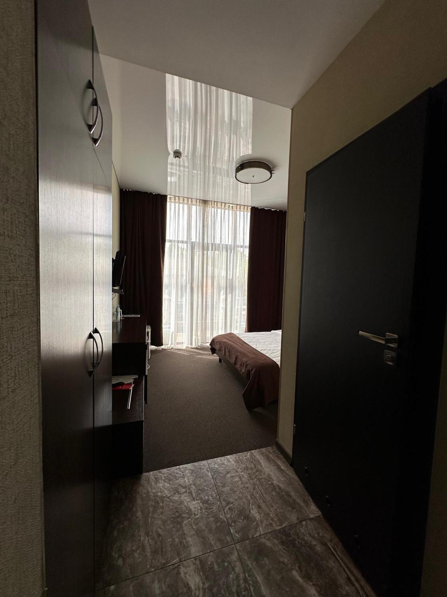 Hotel Atmosphere โปลตาวา ภายนอก รูปภาพ