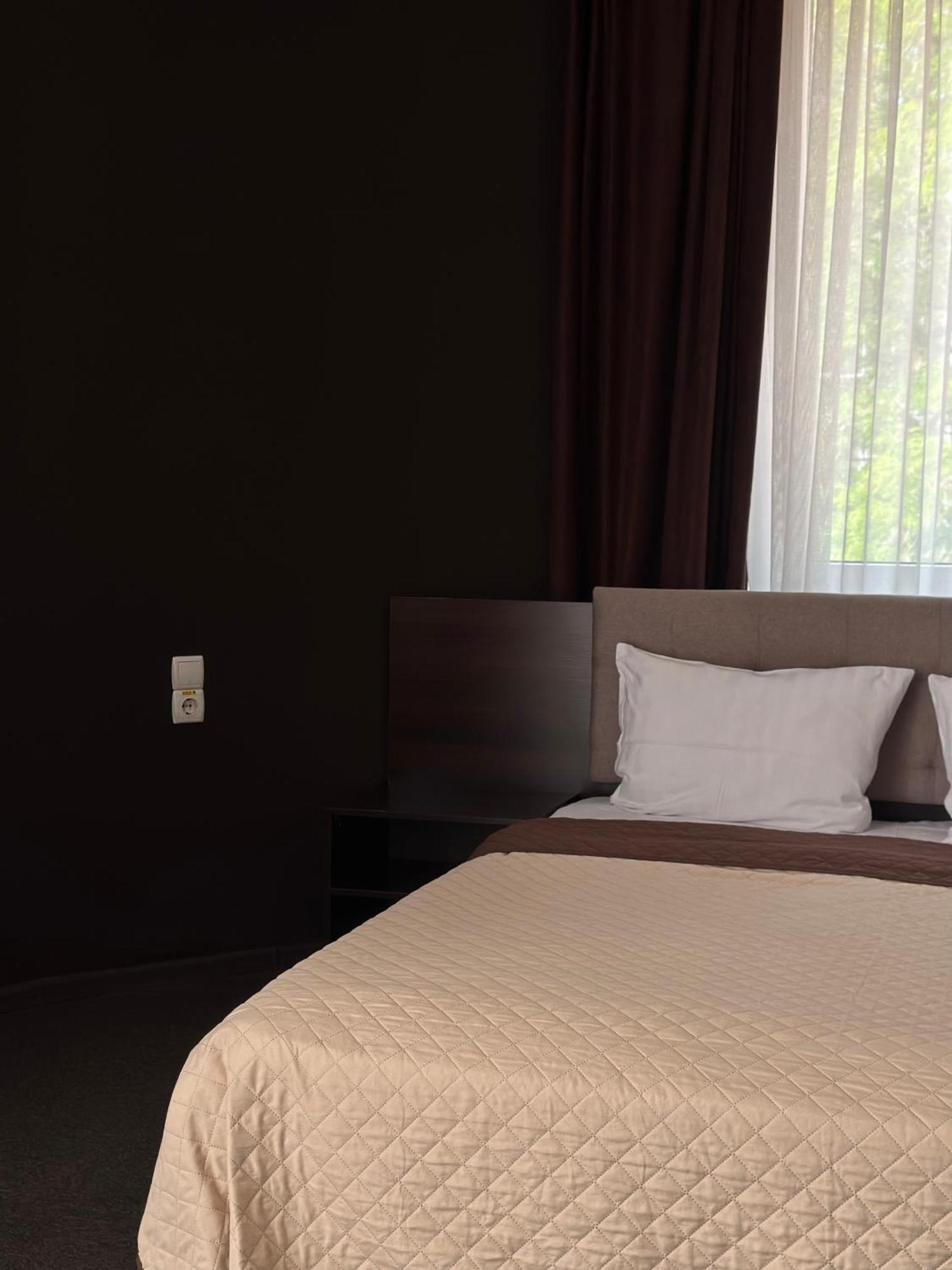 Hotel Atmosphere โปลตาวา ภายนอก รูปภาพ